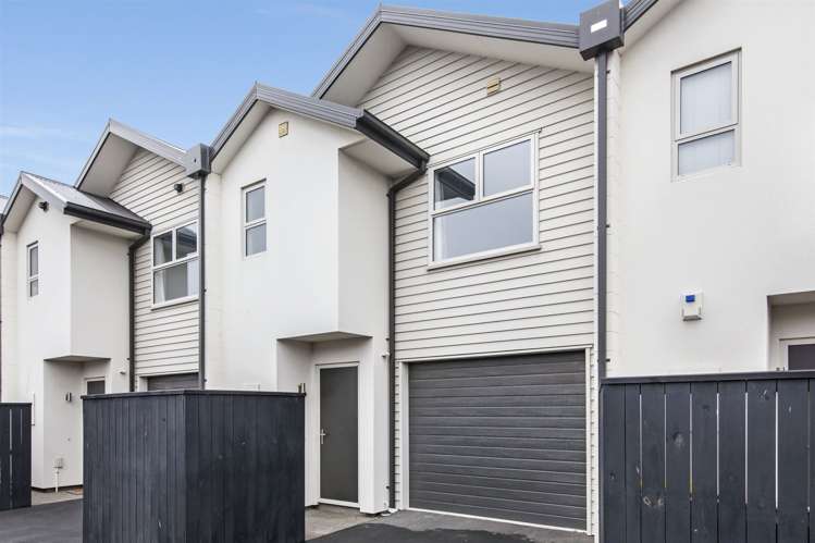 4/39 Gallaghan Close Wigram_0