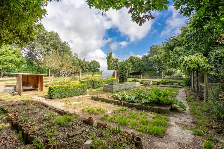 286 Bay Road West Plains_43