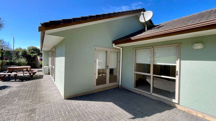 8 Devana Court Torbay_16