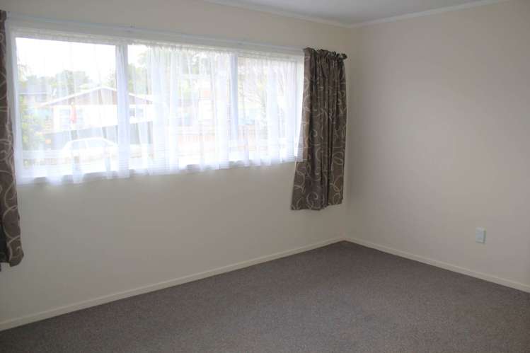 2B Robin Hood Place Onerahi_1