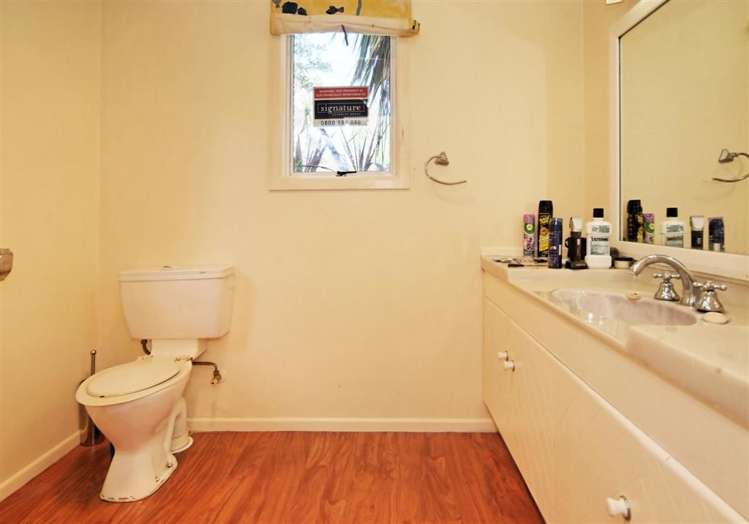 21 Golf Road New Lynn_8