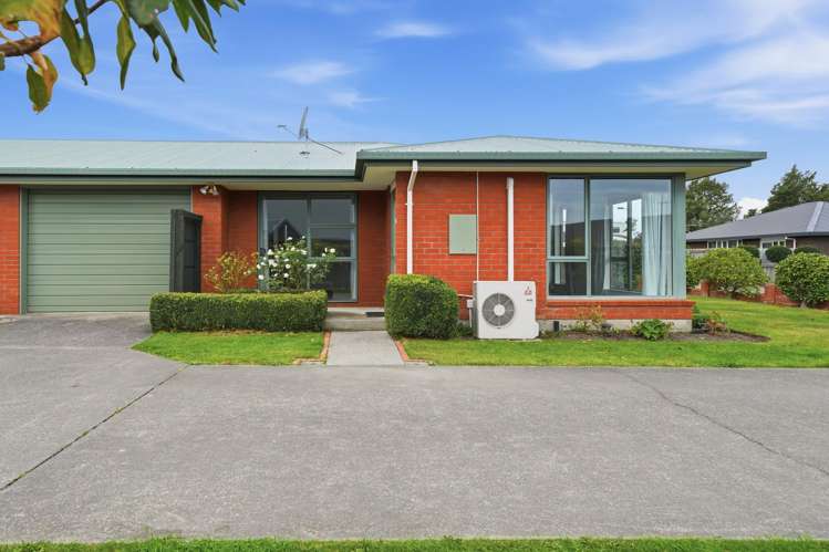 11 Oldham Place Darfield_1