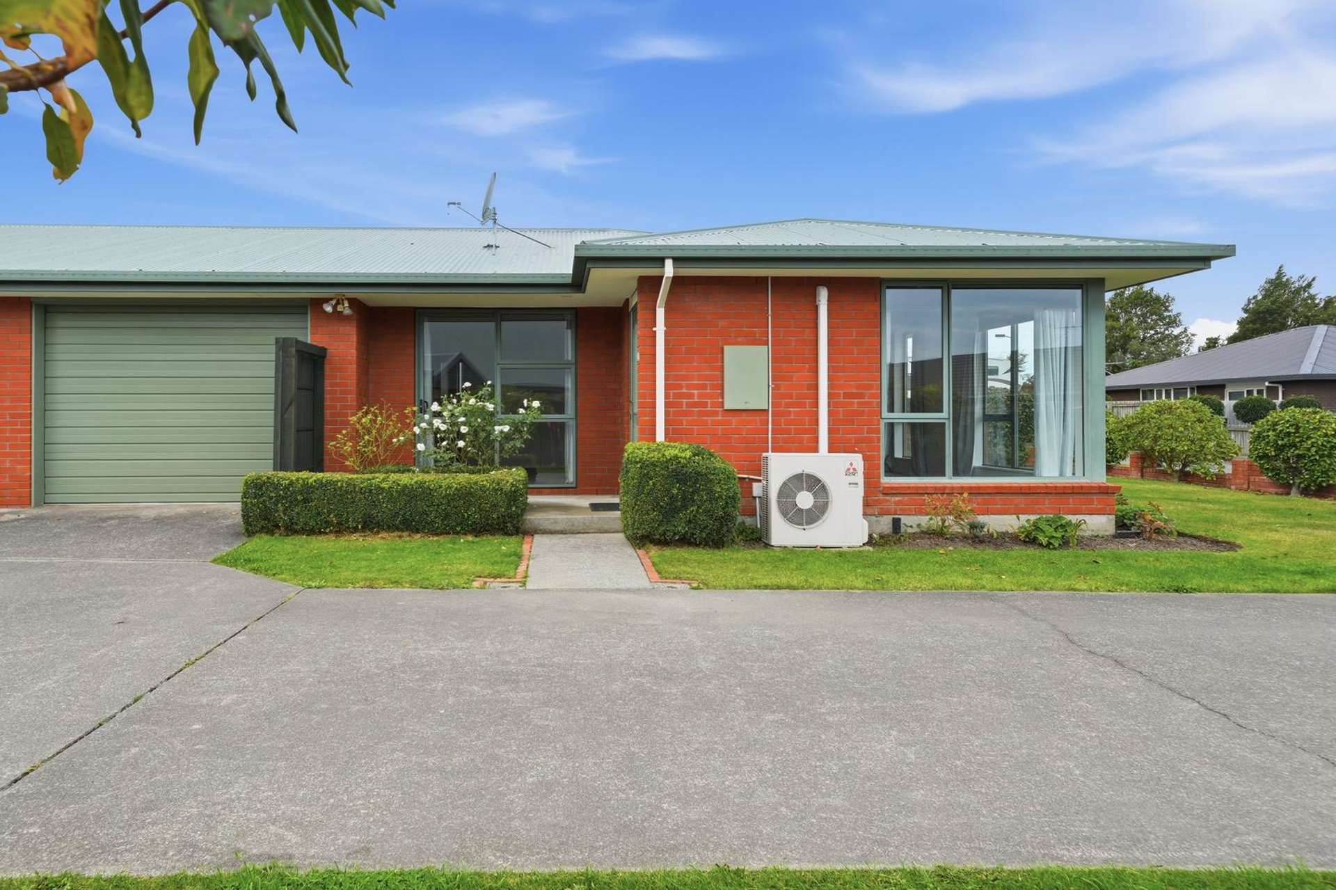 11 Oldham Place Darfield_0