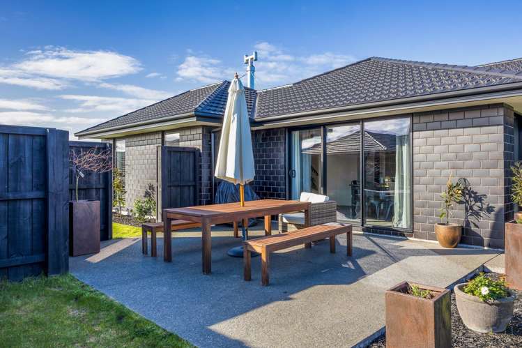 5 Earl Way Amberley_17