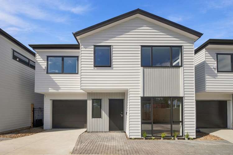 Units 1-3/48 Roberts Road Te Atatu South_24