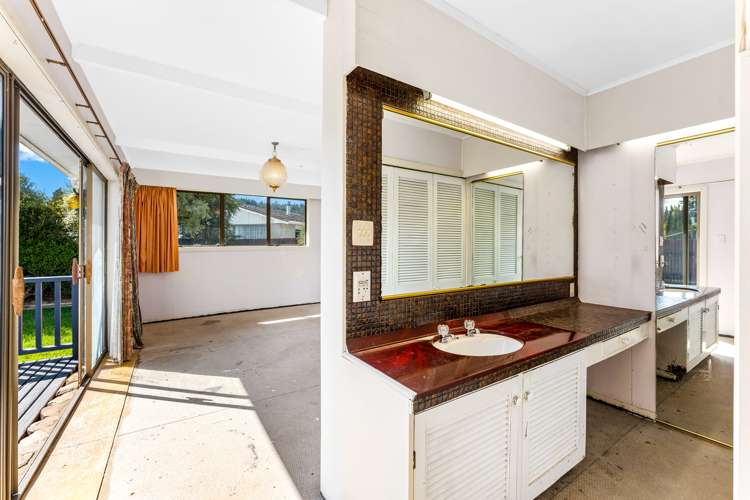 1246 Fergusson Drive Brown Owl_12