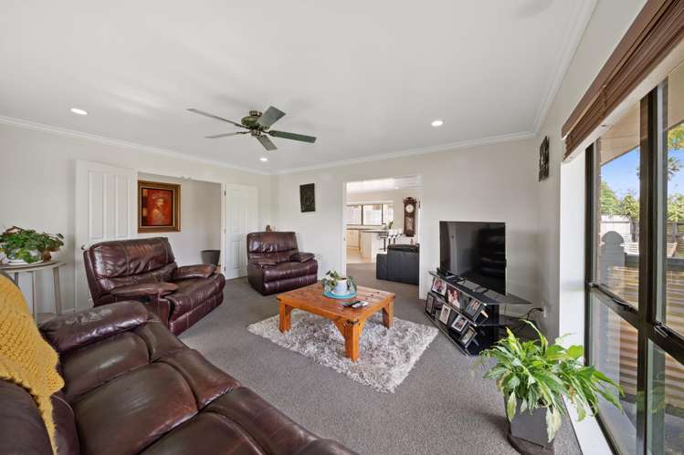 4 Castlehill Court Wattle Downs_6