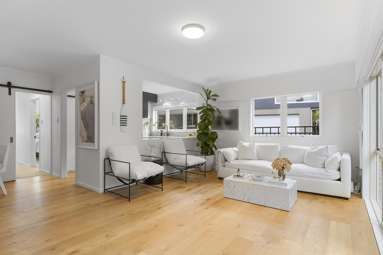 2/16 Rangitoto Terrace_4