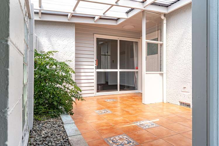 9 Armstrong Avenue Carterton_23