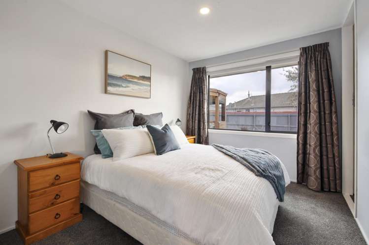 6 Oakley Crescent Hornby_12