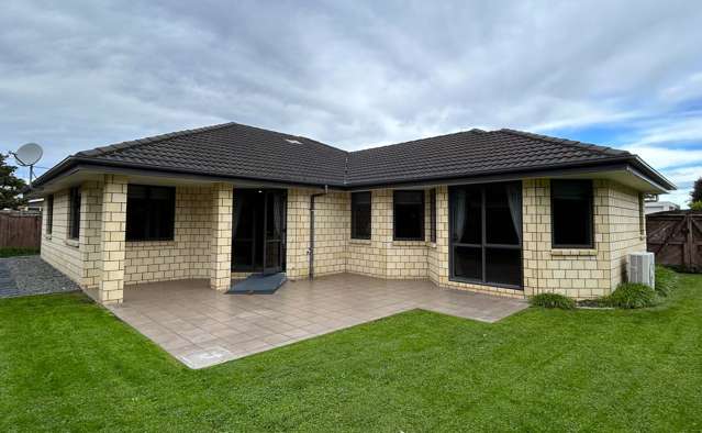 16 Moonlight Drive Rototuna North_1