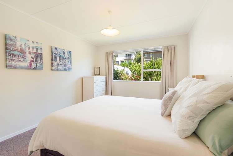 1/19 Yarrow Place Papakowhai_12