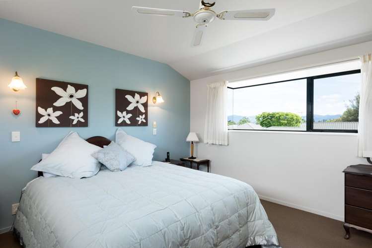 10 Robalan Place Redwoodtown_13