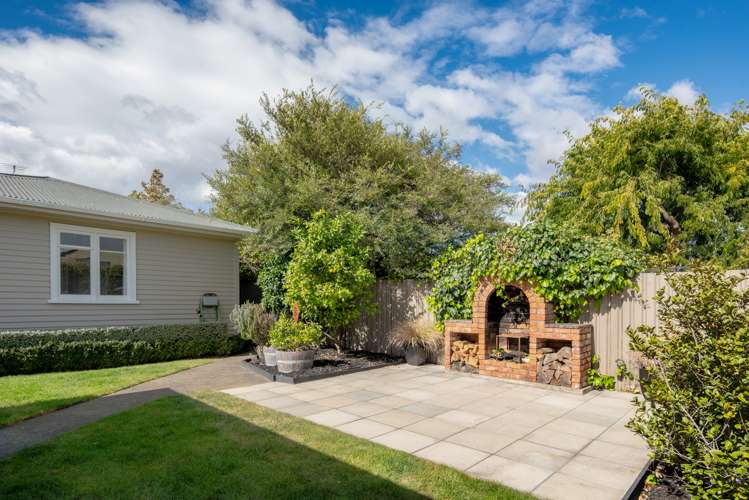 4 Edinburgh Crescent Redwoodtown_18