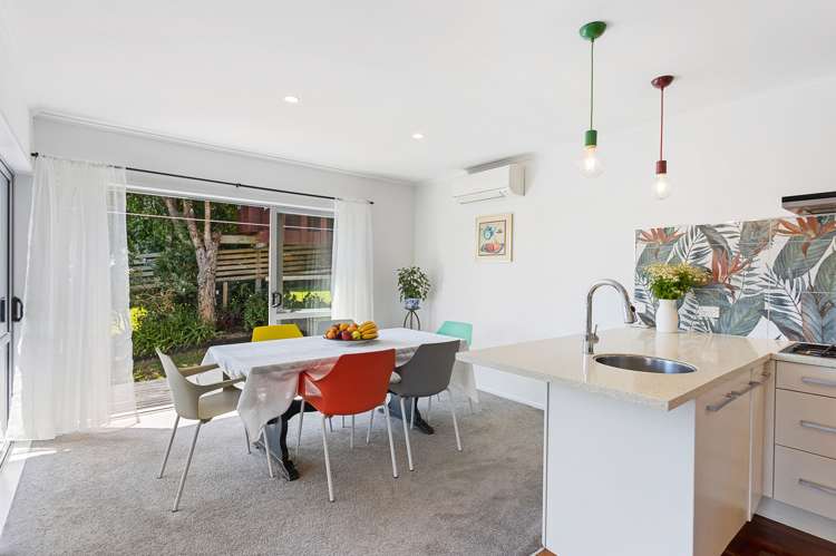 2/91 Deep Creek Road Waiake_13