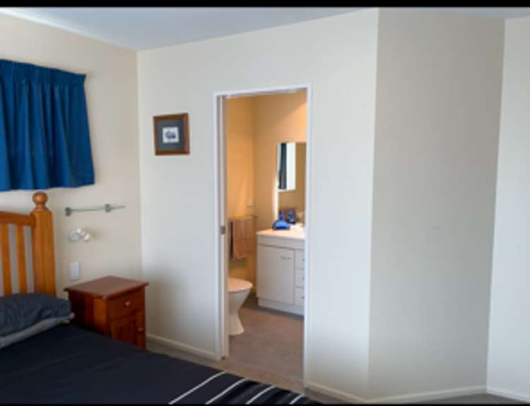 17 Bowen Street_4