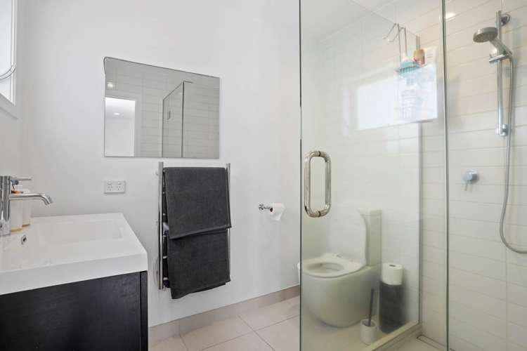 118 Park Hill Road Birkenhead_13