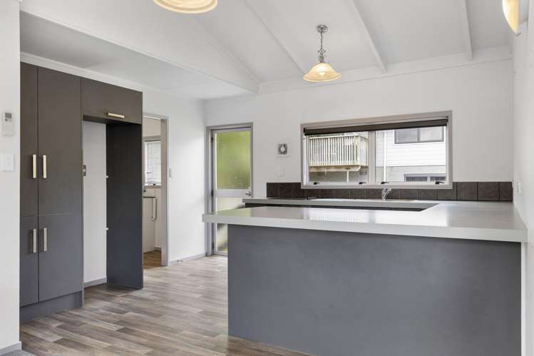 32 Tremaine Avenue Two Mile Bay_7