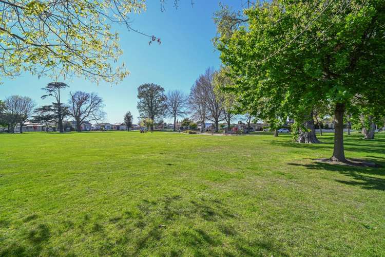 605A Queen Street East Parkvale_20