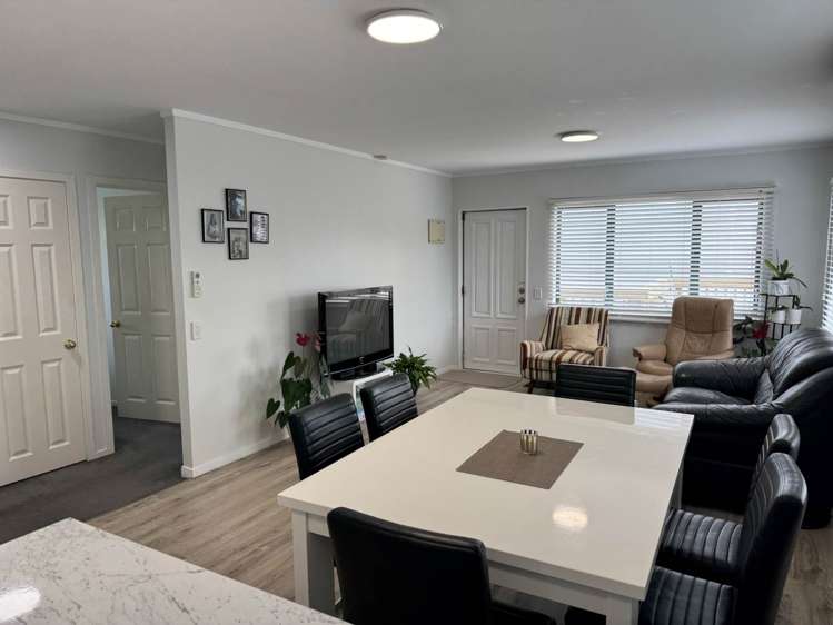 6b Millbrook Road Henderson_4