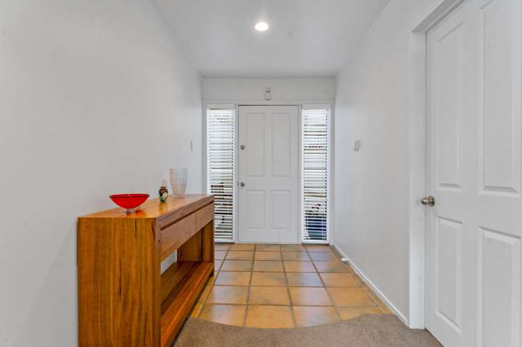1/104A Beach Road Castor Bay_14