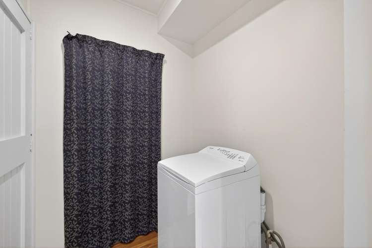 17 Pinewood Avenue North New Brighton_15