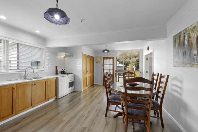 17 Burden Avenue Wainuiomata_3