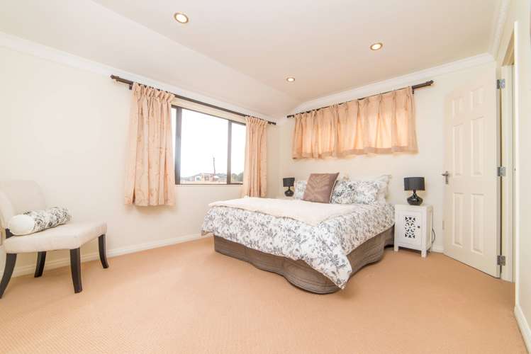 27 Medallion Drive Oteha_14