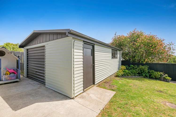 42 Albatross Road Red Beach_11