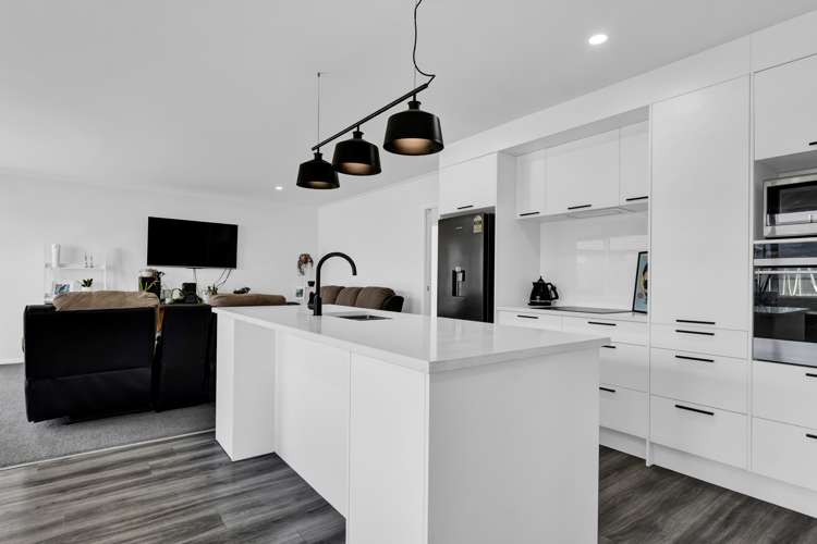 42 County Drive Hawera_5