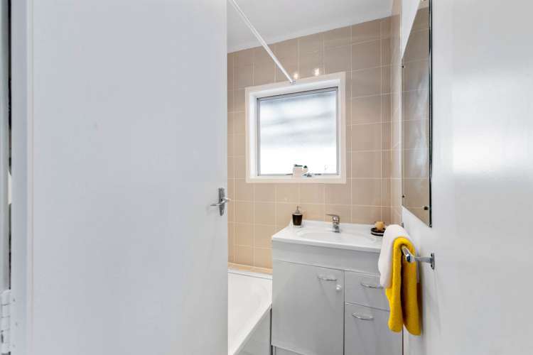 1/61a Strid Road Te Atatu South_16