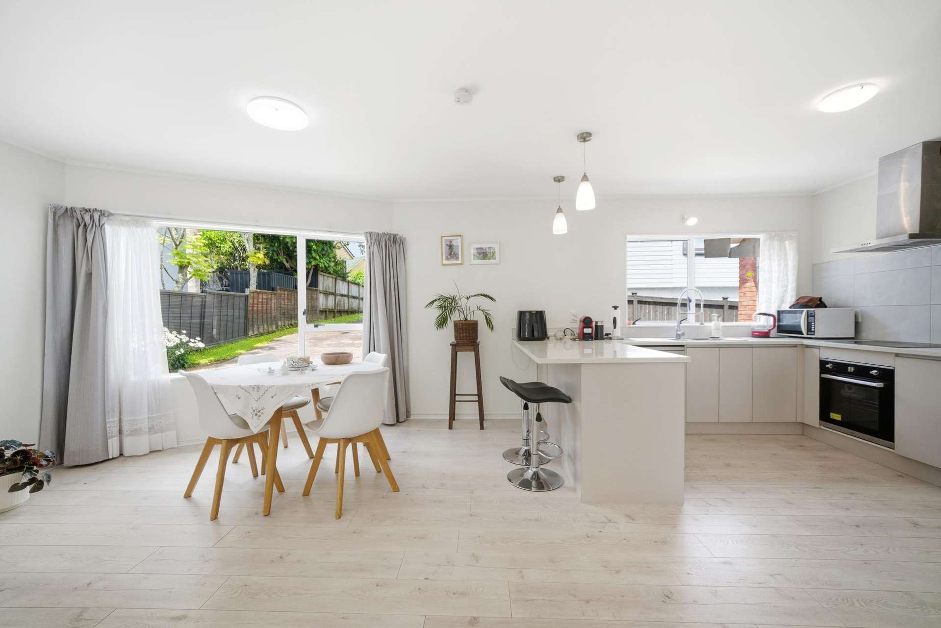 2/154 East Coast Road Forrest Hill_0