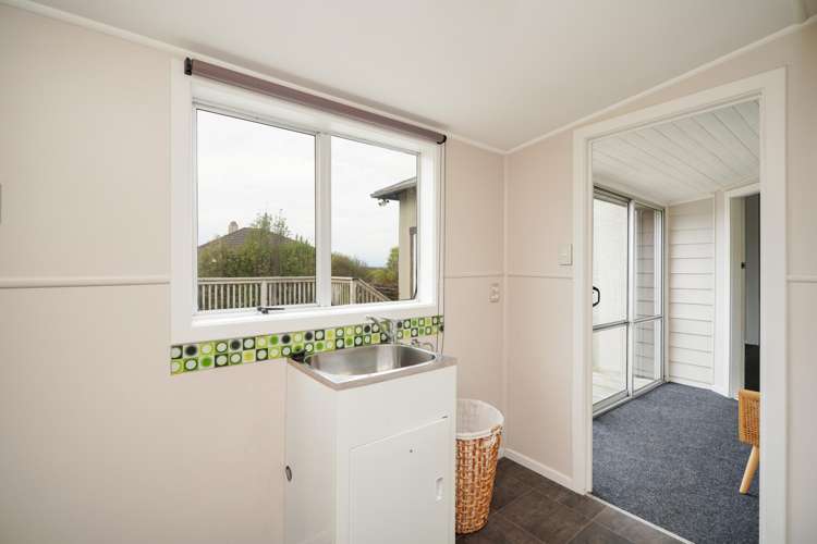 8 Osborne Street Riverton_15