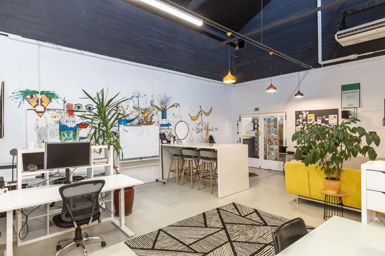 66-80 High Street North Carterton_18