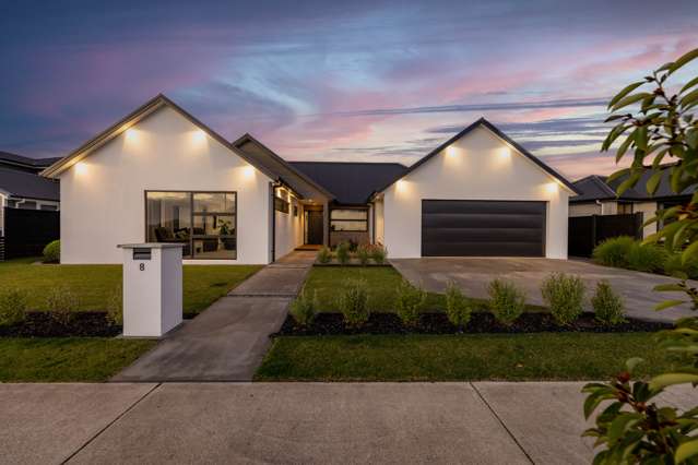 Elegant five bedroom home with Kaimai Views