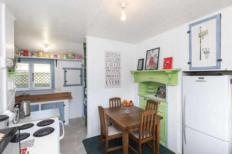 35 Colenso Street Sumner_12