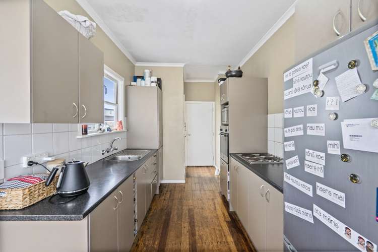 38 Hall Crescent Epuni_8