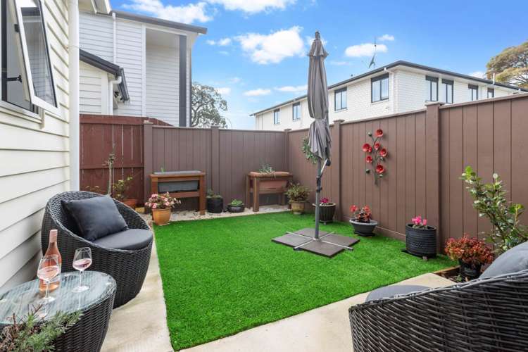 8 Karakia Lane Hillsborough_18