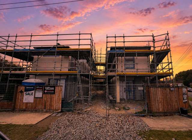 Close to Airport - Zoned for Burnside High!