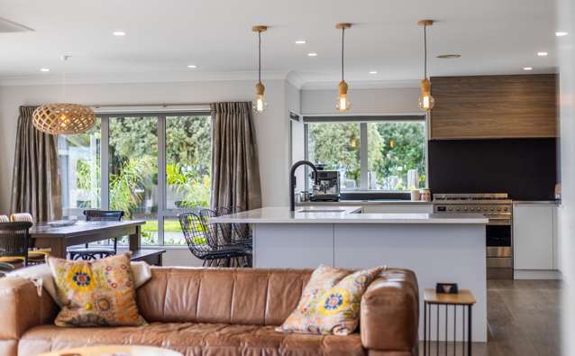 1 Moss Lane Raumati Beach_2