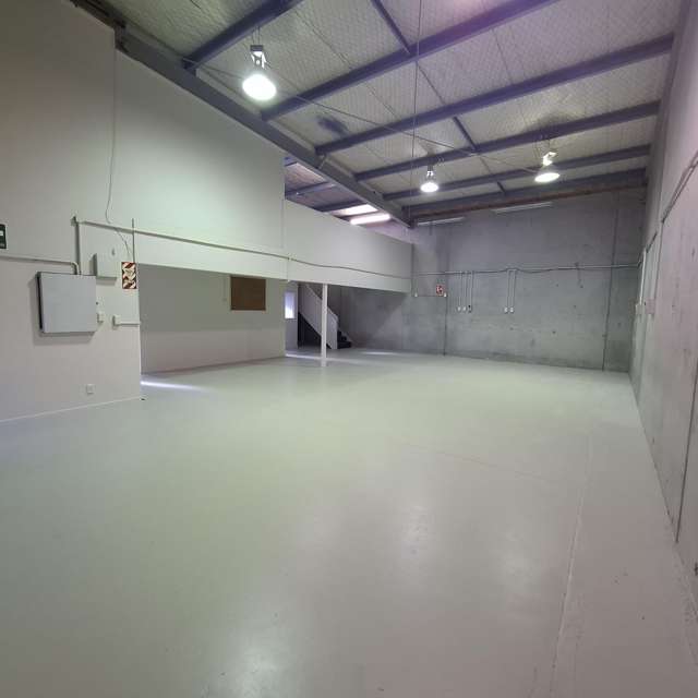 Unit A, 6 Westech Place Kelston_4
