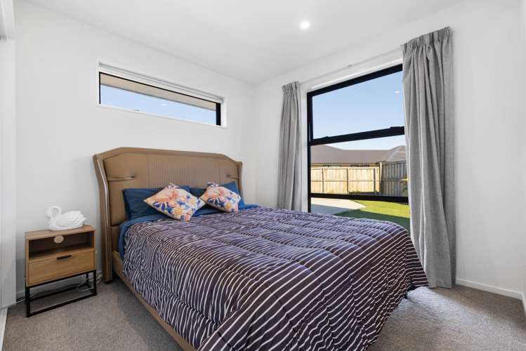 15 & 17 Rolleston Drive_5