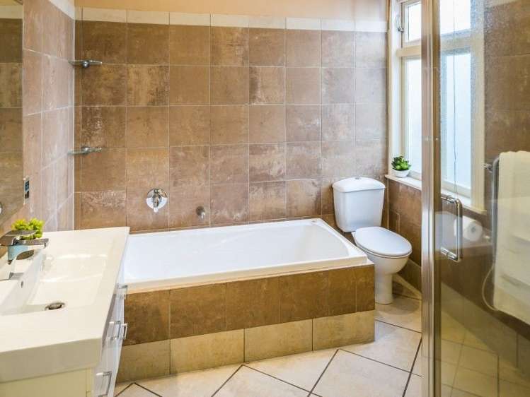 10 Scarborough Terrace Mount Victoria_12