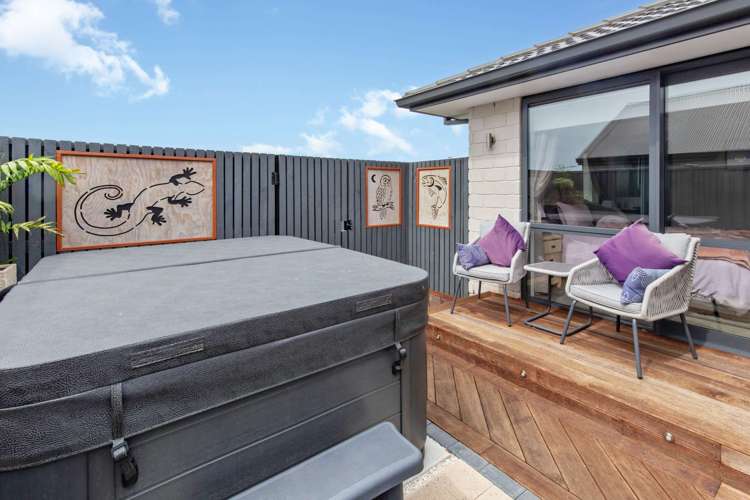 6 Blacklock Road Pyes Pa_16