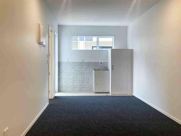 4 Longview Oak Lane Papakura_21