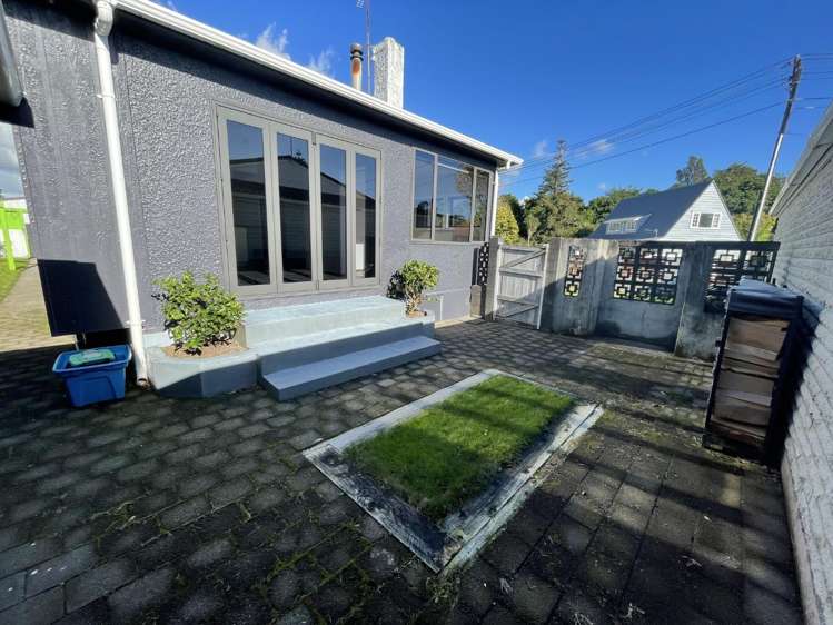 23 List Street 10859_19