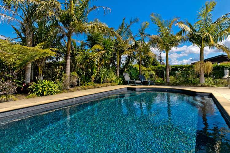 5 Kimberly Grove Greenhithe_11