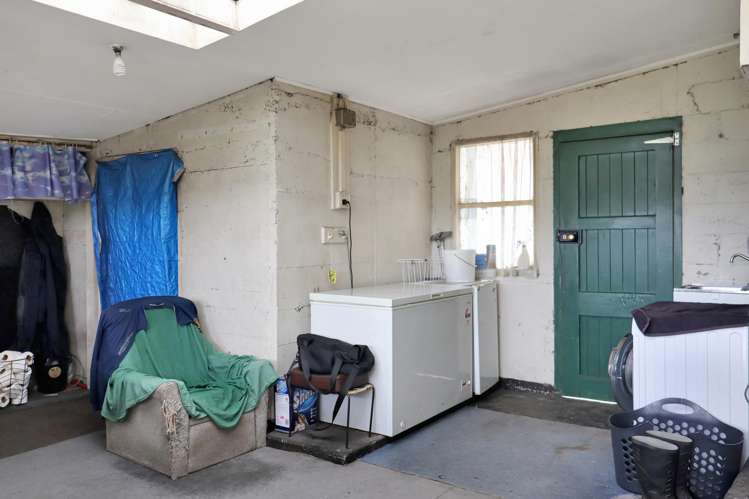 15 Sinclair Avenue Nightcaps_13