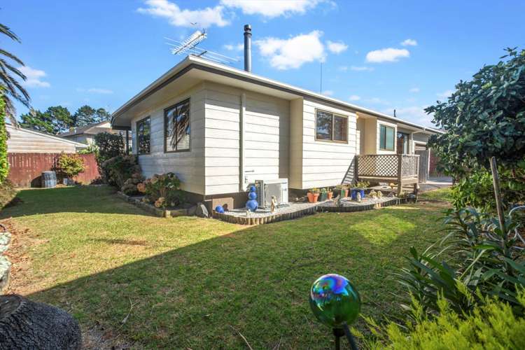 2/43 Carnoustie Drive Wattle Downs_8