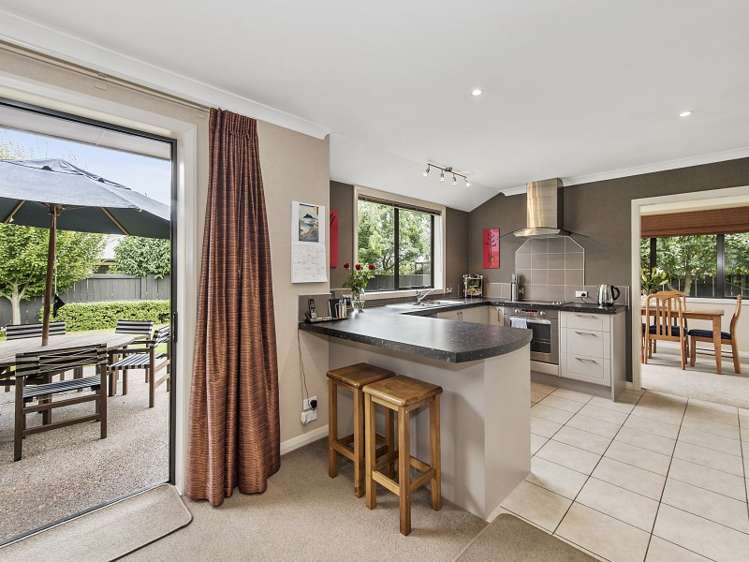 7 Compton Grove Huntington_5